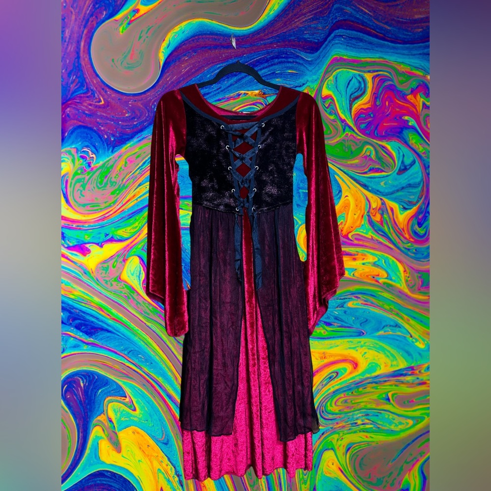 SOLD
Witchy velvet dress 🧙🏻‍♀️❤️